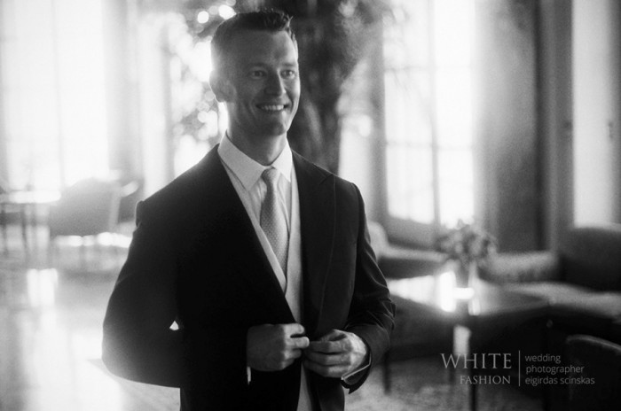 White Fashion Wedding Photographer Wedding in Italy 0004