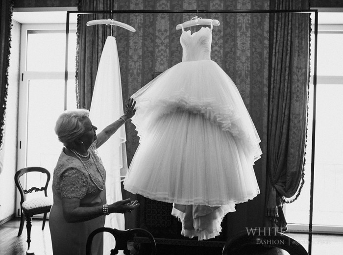 White Fashion Wedding Photographer Wedding in Italy 0015