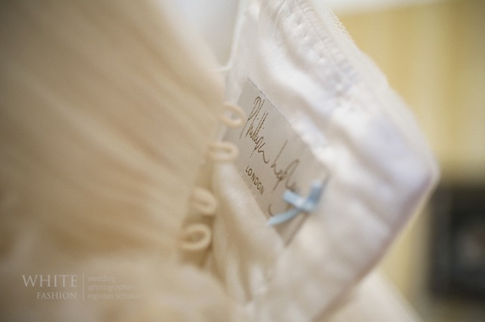 White Fashion Wedding Photographer Wedding in Italy 0025