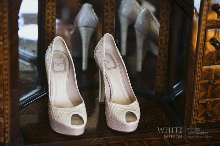 White Fashion Wedding Photographer Wedding in Italy 0029