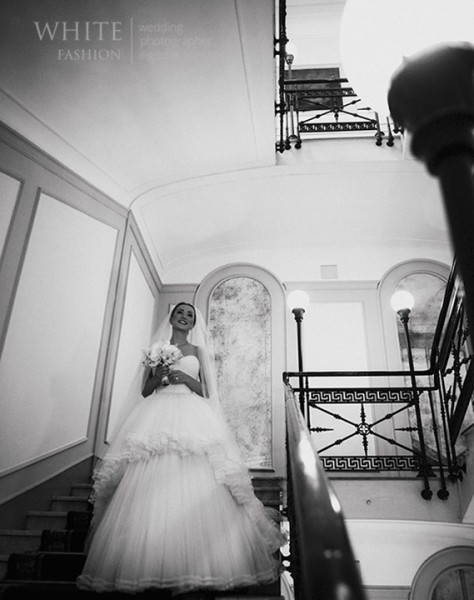 White Fashion Wedding Photographer Wedding in Italy 0045