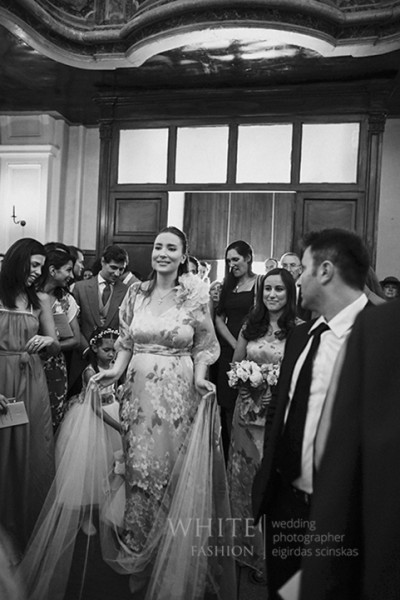 White Fashion Wedding Photographer Wedding in Italy 0067