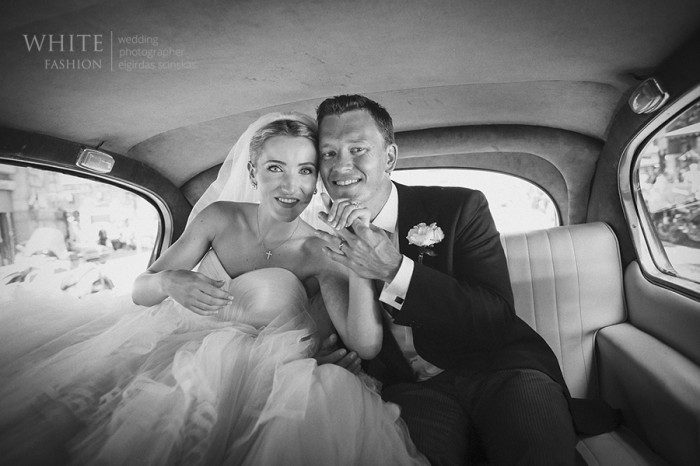 White Fashion Wedding Photographer Wedding in Italy 0084