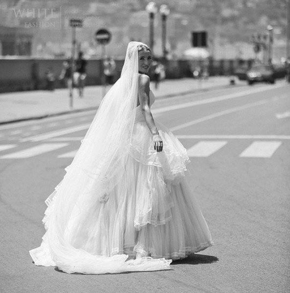 White Fashion Wedding Photographer Wedding in Italy 0093
