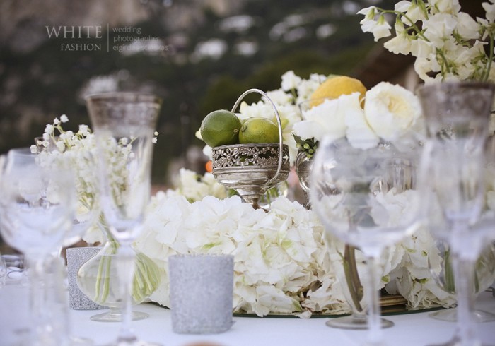White Fashion Wedding Photographer Wedding in Italy 0183