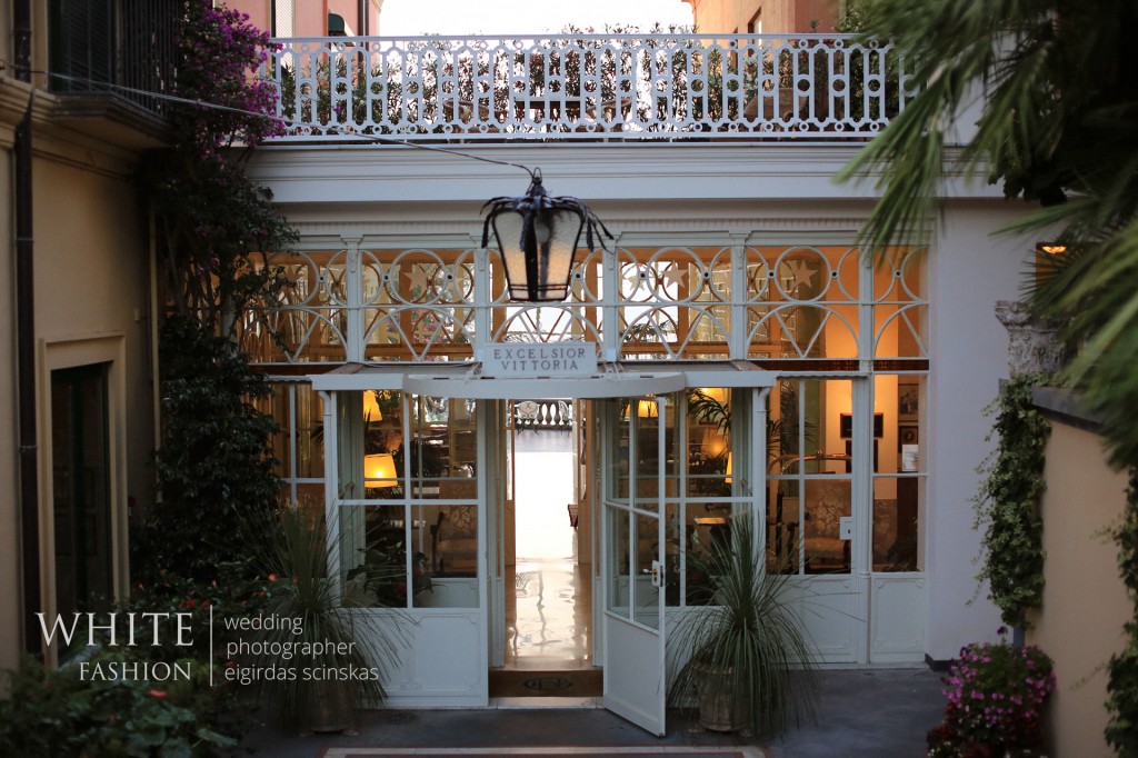 WHITE fashion wedding photographer wedding in sorrento italy
