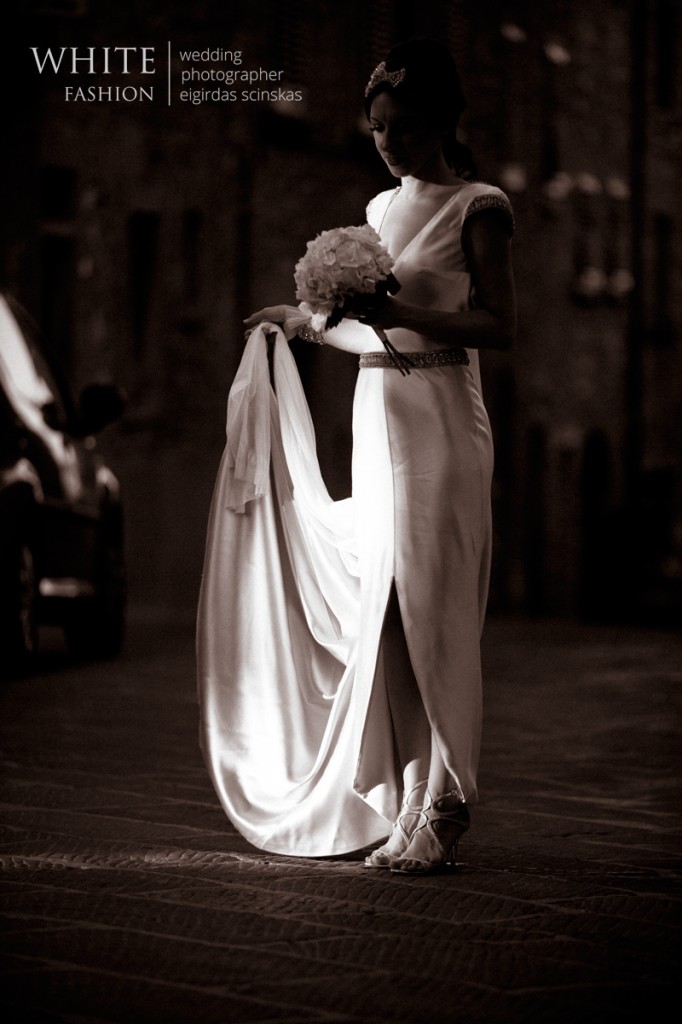 WHITE fashion wedding photographer italy tuscany wedding in italy