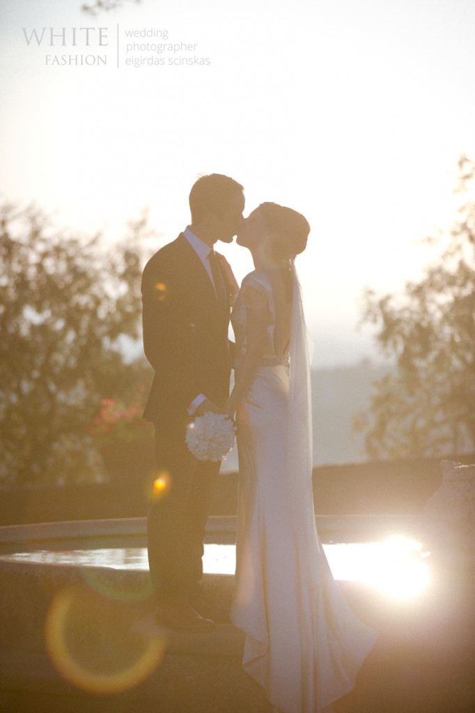 WHITE fashion wedding photographer italy tuscany wedding in italy